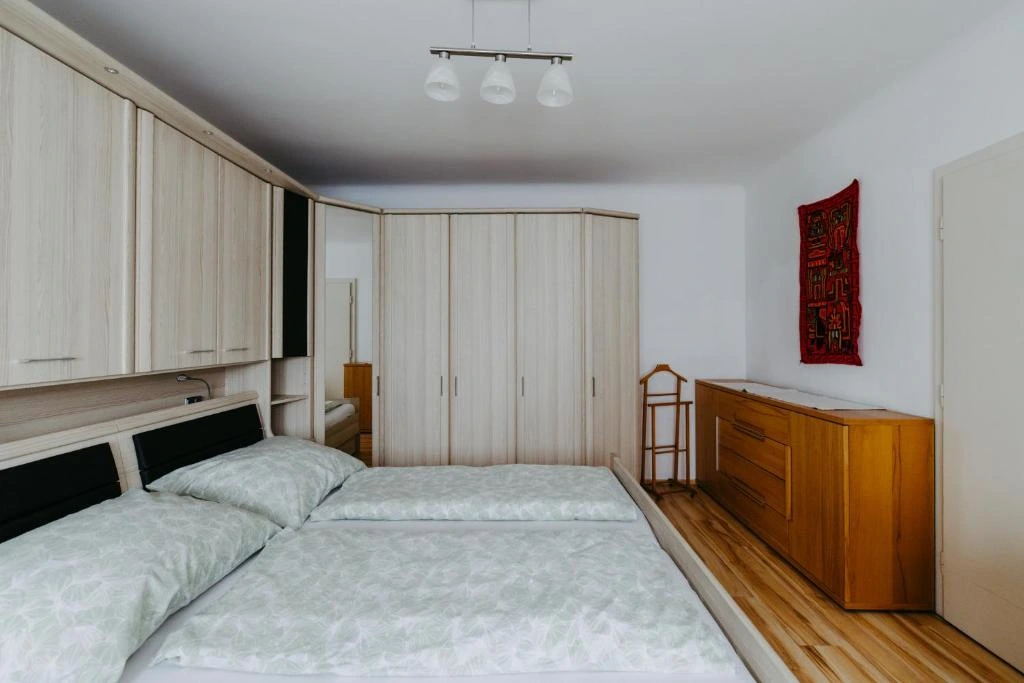 bed with storage